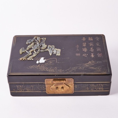 A Chinese Lacquered Jewellery Box