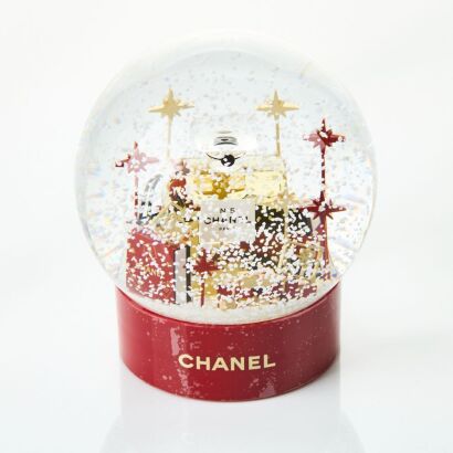 Chanel, "No 5" Snow Dome - VIP 2022, with Box