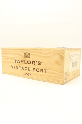 (6) 2007 Taylor Fladgate Vintage Port, Portugal, 20% ABV [JR18] (OWC)