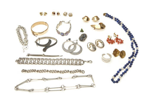 A collection of vintage jewellery, including coral earrings, lapis lazuli necklace, a Victorian silver bracelet, a silver curblink bracelet, 9ct gold and garnet earrings, 14ct gold and pearl earrings and a pair of 18ct gold earrings.