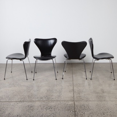 A Set of Four Black Leather Upholstered Series 7 Chairs for Fritz Hansen