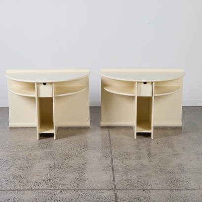 A Pair of Lacquered Nightstands by Gianfranco Frattini