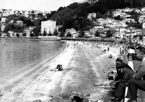 Oriental Bay, Wellington, on a Hot Sunday Afternoon in January