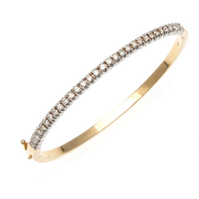 14ct Diamond Bangle