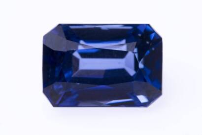 A loose tanzanite, of rectangular mixed cut measuring 10.71 x 7.43 x 6.44mm and of known weight 4.74 carats. 