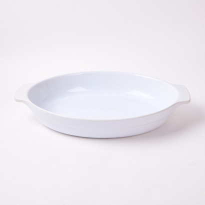 An Emile Henry Roasting Dish. (New) Made in France