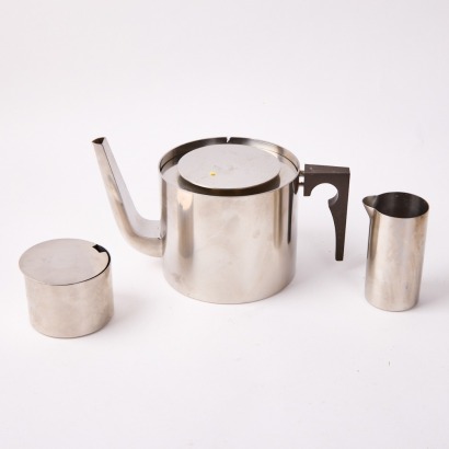 A Stelton Cylinda Line Teapot, Milk jug and Sugar Bowl. Classic by Arne Jacobsen. Denmark