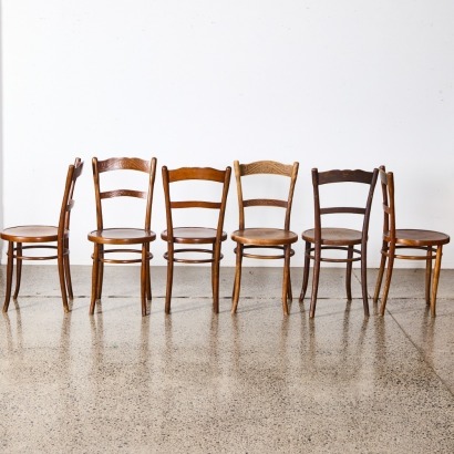 A Suite of Six Vintage Mundus Bentwood Café/Dining Chairs (Thonet model 100). Beechwood.