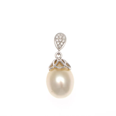 18ct South Sea Pearl and Diamond Pendant