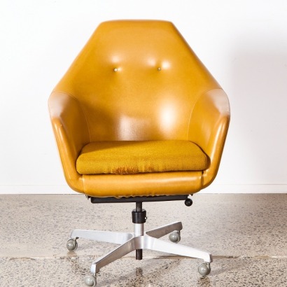 A Feltex Yorktown Swivel Chair