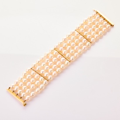 A Five Row Akoya-type Pearl Strand Bracelet with 18ct Yellow Gold Fittings