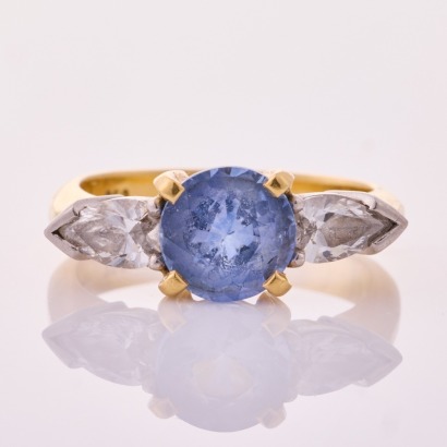 18ct Yellow Gold, Modern, 2.07ct Ceylonese Sapphire / .77ct Diamond Ring