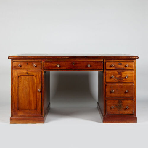 An Fine Antique Mahogany Partners Desk