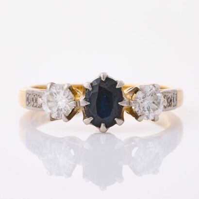 18ct Yellow Gold / Platinum / Palladium, Vintage, Australian Sapphire / .56ct Diamond Ring