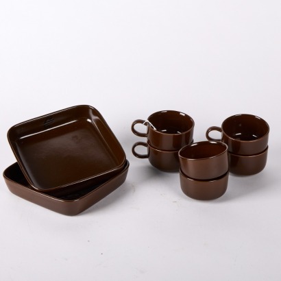 An Air New Zealand Cabin Crockery Set