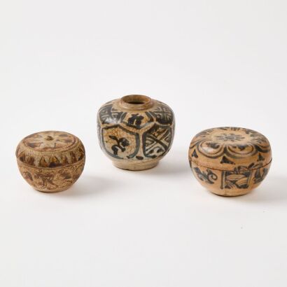 ​​​​​​​A Vietnamese 14th Century Blue And White Small Jar And Two Blue And White Small Boxes With Lid
