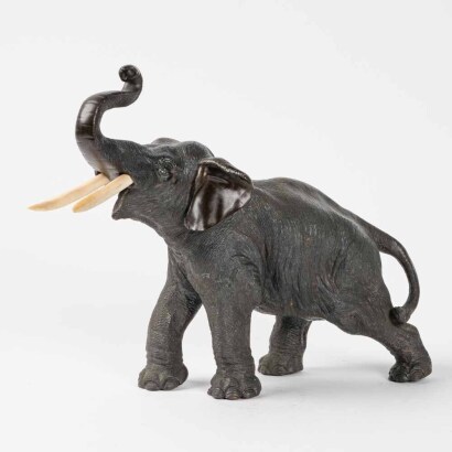 A Japanese Meiji Period Bronze Elephant Ornament (Yushui Mark）