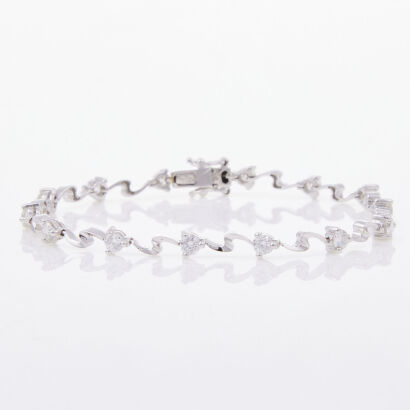 18ct White Gold, 16cm Flexible, 1.40ct Diamond Set Bracelet