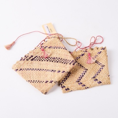 Two Small Kete, Aotearoa