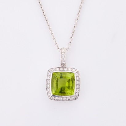 18ct White Gold, Modern 2.89ct Peridot / .23ct Diamond Pendant on 44cm 18ct White Gold Chain