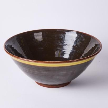 A Large New Zealand Studio Pottery Bowl
