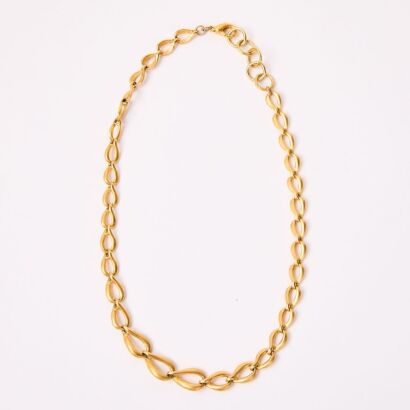 A Vintage Gold Tone Necklace