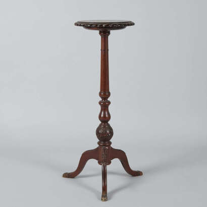 A Mahogany Trefoil Base Plant Stand 