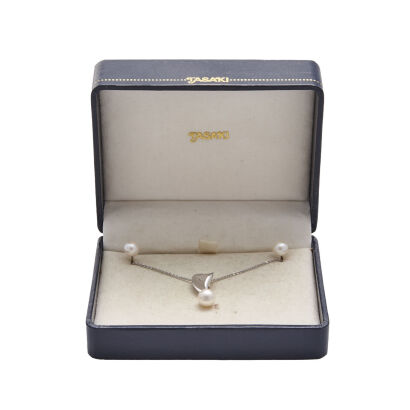 Tasaki Japanese Akoya Pearl Set