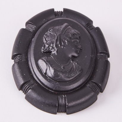 A Black Resin Victorian Style Cameo Brooch