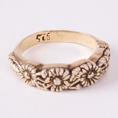 A Charlotte Penman 9ct Gold Plated Wildflower Ring