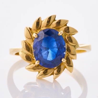 18ct Yellow Gold, Synthetic Sapphire Floral Ring