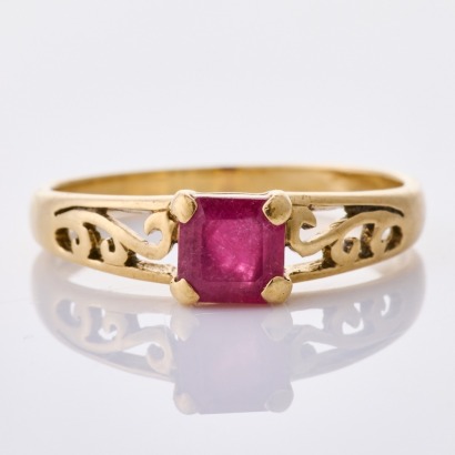 9ct Yellow Gold, Vintage, Step Cut Ruby Ring