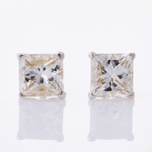 18ct White Gold, Modern, 1.05ct Princess Cut Diamond Stud Earrings, GIA Certified