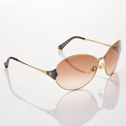 Louis Vuitton, Daisy Sunglasses Z0262U with Case