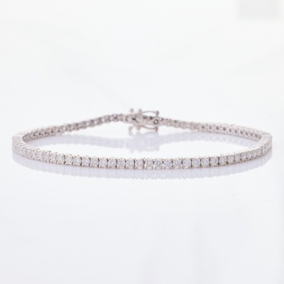 18ct White Gold, 2.80ct Diamond Tennis Bracelet with Box