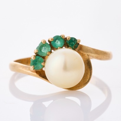 9ct Rose Gold, 7.2mm Pearl / Emerald Ring