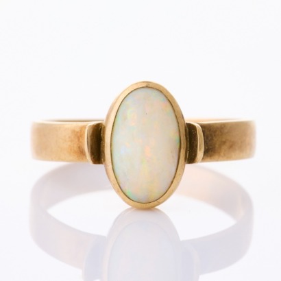 9ct Yellow Gold, Vintage, Cabochon Cut Opal Ring