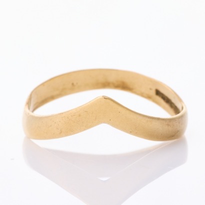 9ct Yellow Gold, 'V' Shaped Plain Ring, Size M