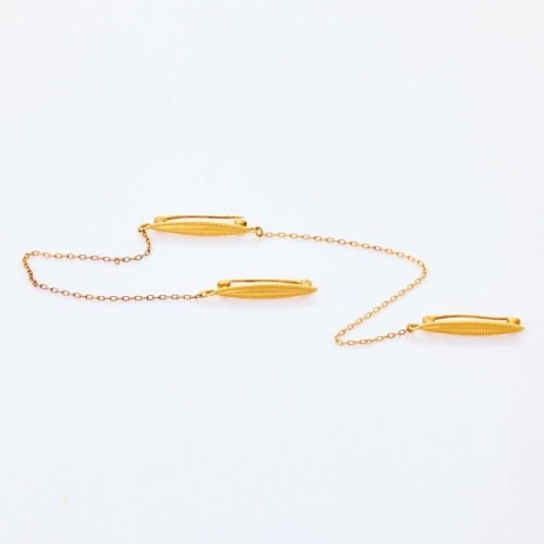 23cm, Three x Pins in 14ct Yellow Gold, on Gold-tone Chain