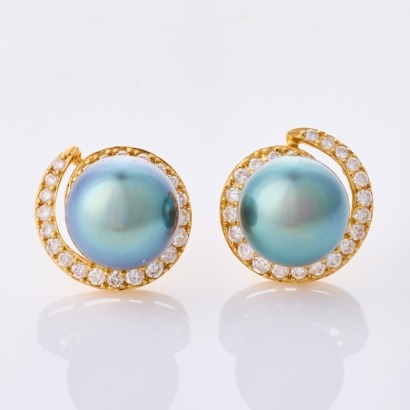 18ct Yellow Gold, 10mm South Sea Pearl / .45ct Diamond Stud Earrings