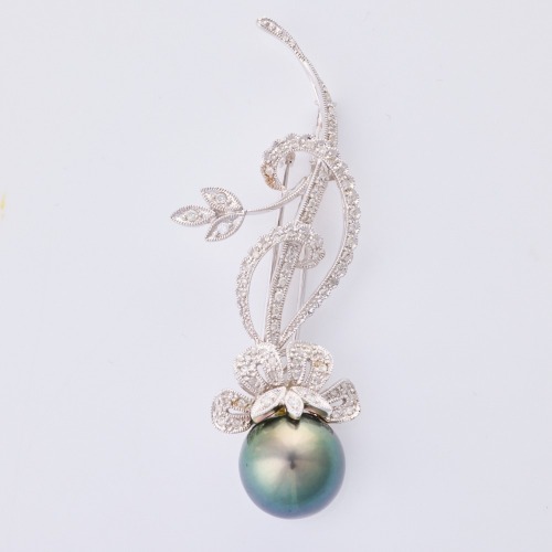 18ct White Gold, 14.5mm South Sea Pearl / .59ct Diamond Brooch