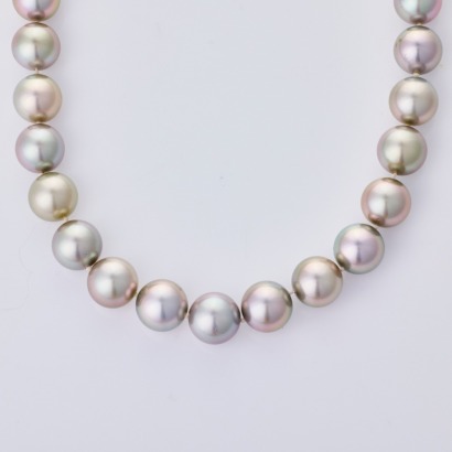 45cm South Sea Cultured Pearl Strand with 18ct Yellow Gold Clasp