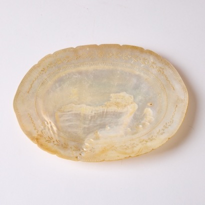 An Incised Mother of Pearl Dish