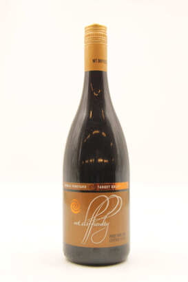 (1) 2009 Mt. Difficulty Target Gully Pinot Noir, Bannockburn