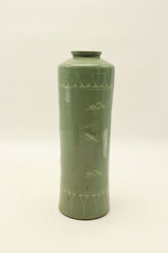 A Korean Celadon 'Crane' Vase