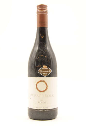 (1) 2004 Vidal Estate Estate Pinot Noir, Hawke's Bay