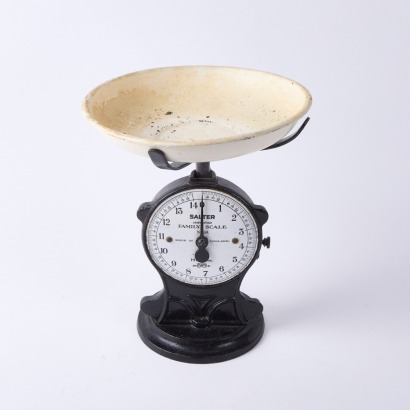 A Salter 14 LB Vintage Scale