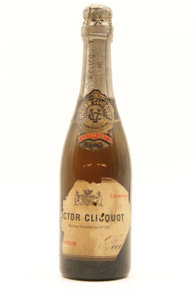 (1) NV Victor Clicquot Champagne, circa WW1