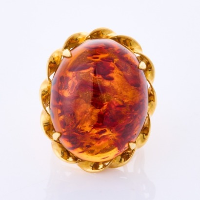 18ct Yellow Gold, Vintage, Oval Cabochon Cut Amber Ring