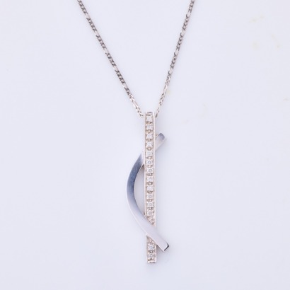 18ct White Gold, Modern, .15ct Diamond Pendant on 40cm Figaro Chain